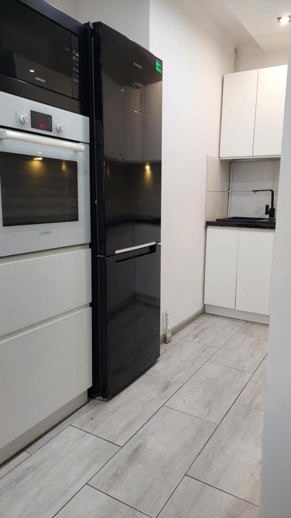 Ekskluzywny Apartament W Centrum Z Klimatyzacja I Balkonem Lubiń Esterno foto
