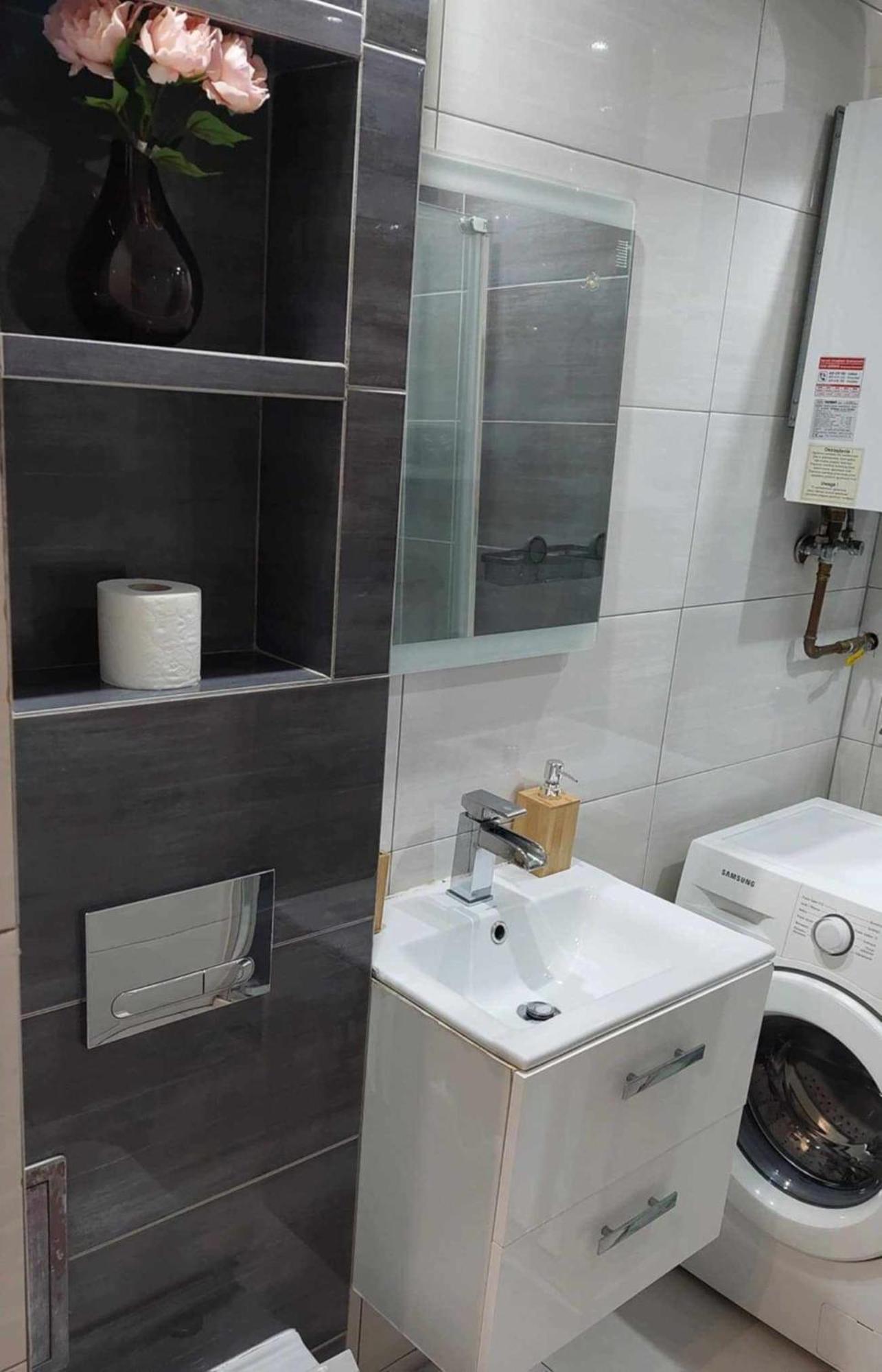 Ekskluzywny Apartament W Centrum Z Klimatyzacja I Balkonem Lubiń Esterno foto