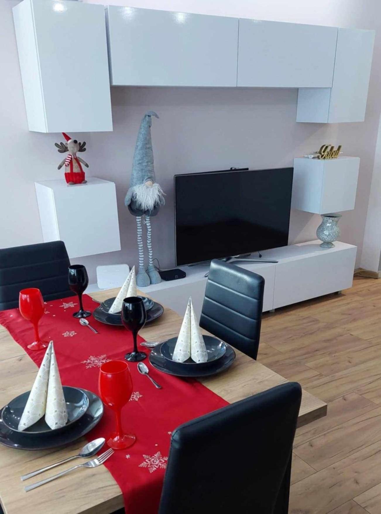 Ekskluzywny Apartament W Centrum Z Klimatyzacja I Balkonem Lubiń Esterno foto